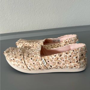 Toms Size 7